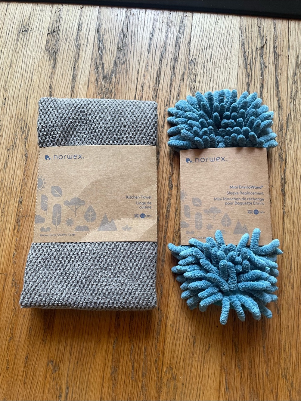 NWT Bundle of Norwex Kitchen Towel & Mini EnviroWand Sleeve